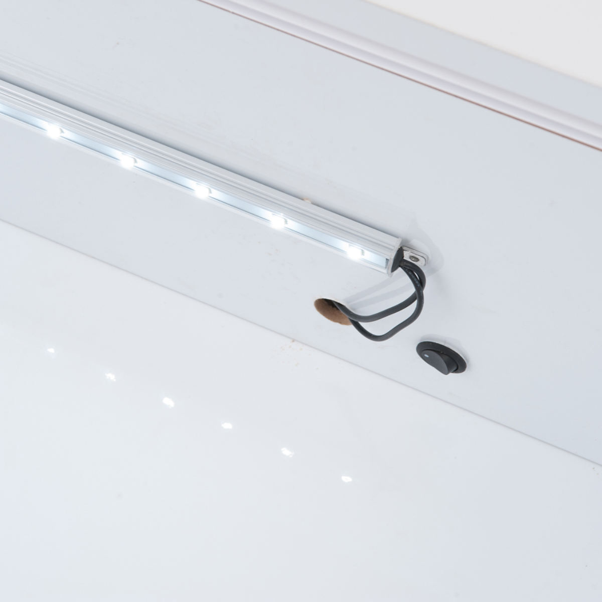 コレクションボード ガラス棚タイプ LEDライト付き 幅90cm 艶有り仕上げ ( recta コレクションラック ディスプレイ 照明 収納 棚 引出し 艶あり 組み合わせ ガラス天板 ハイグロス仕上げ 引き戸 ホワイト 可動棚 奥行スリム 薄型 )