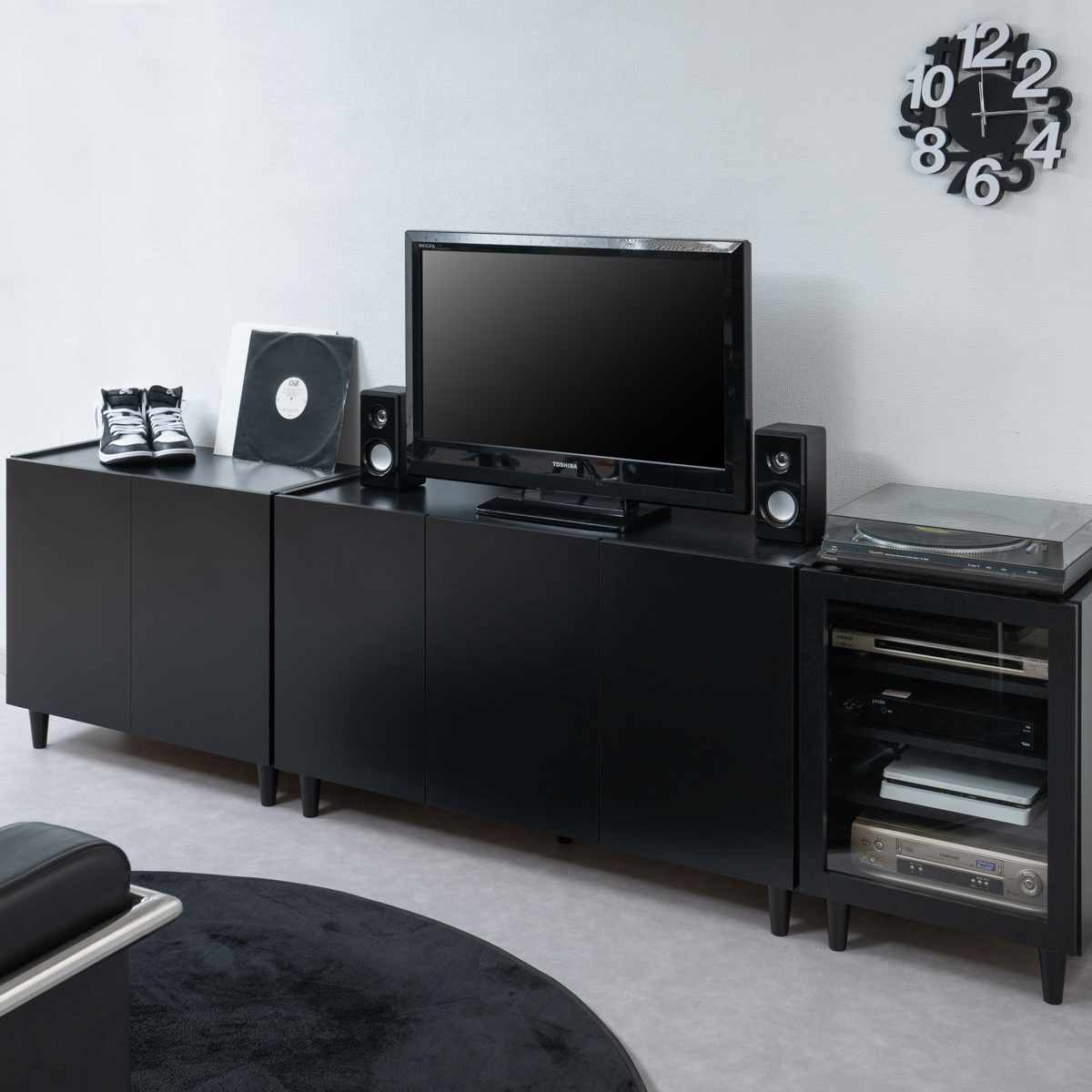 キャビネット 幅118cm モノトーン 日本製 完成品 ( Shadow 棚 ラック 収納 扉付 両開き 可動棚 リビングボード リビング収納 食器棚 家具 配線穴 ブラック シンプル )