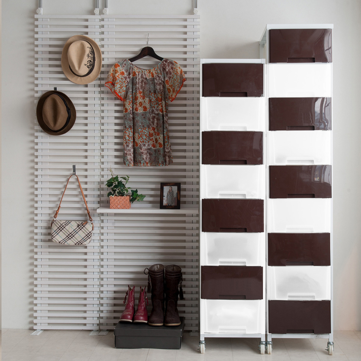 衣装ケース 大量収納プラスチックチェスト 10段 ( 幅36×奥行48×高さ200cm 収納ボックス 引き出し ハイタイプ 収納ケース チェスト タンス 衣類収納 大容量 キャスター付き リビング収納 クローゼット ランドリー 日本製 スリム ) 【ホワイト】 ホワイト