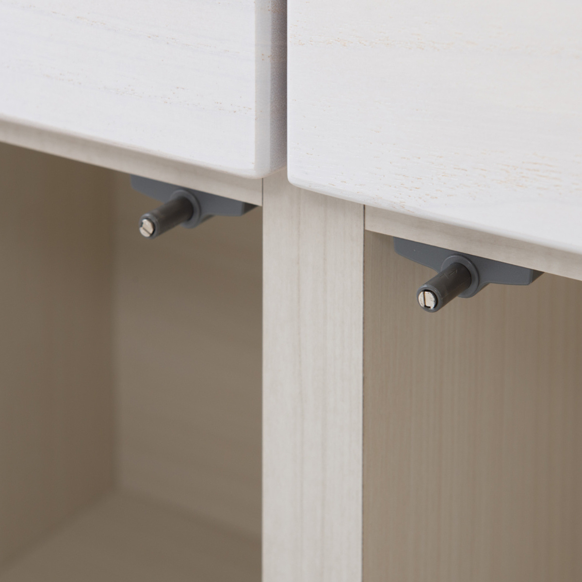 桐 キャビネット 幅107.5cm 扉タイプ 日本製 完成品 ( 棚 ラック 扉 収納 天然木前板 A4対応 リビング収納 ルーター収納 配線穴 ホワイトウォッシュ ライトブラウン ) 【ホワイトウォッシュ】 ホワイトウォッシュ