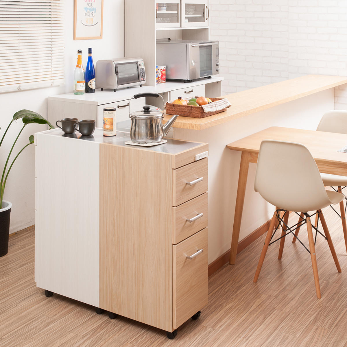 スリムキッチンワゴン 幅30cm ステンレス天板 2口コンセント 日本製 完成品 ( Sinker キッチンワゴン スリム 隙間収納 キャスター付 ワゴン スリムタイプ 作業台 コンセント付 引出し ナチュラル ホワイト ) 【ホワイト】 ホワイト