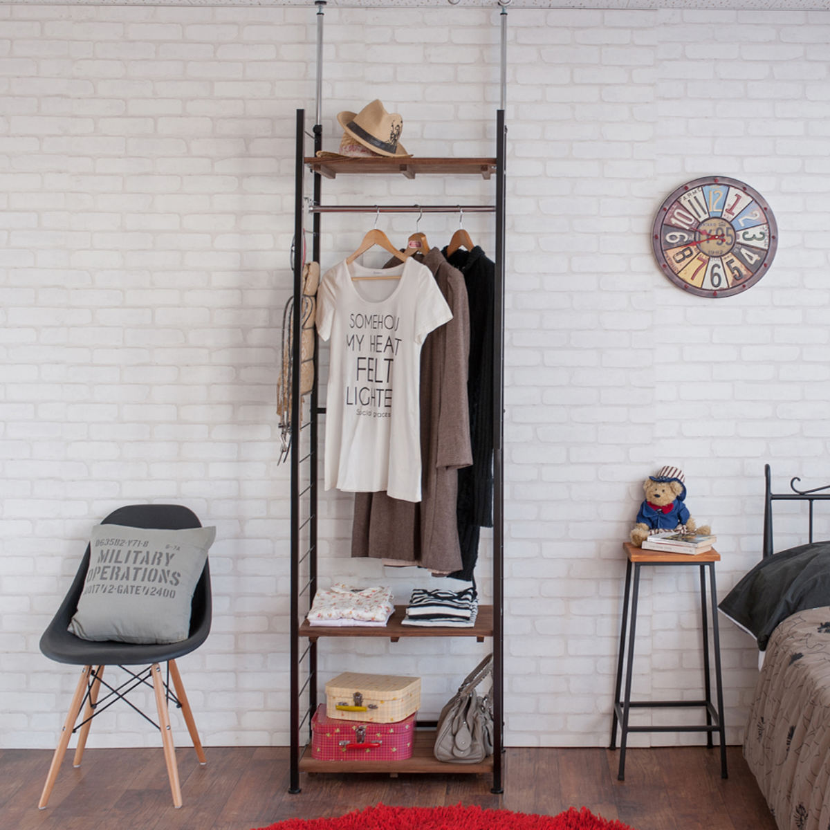 突っ張り 壁面収納 幅60×奥行40cm ハンガータイプ ( ラック 壁面 収納 突っ張りラック 突っ張りハンガーラック ウォールラック 小物掛け すき間 壁面ラック 衣類収納 洋服掛け コートハンガー パイプハンガー 棚板付 )