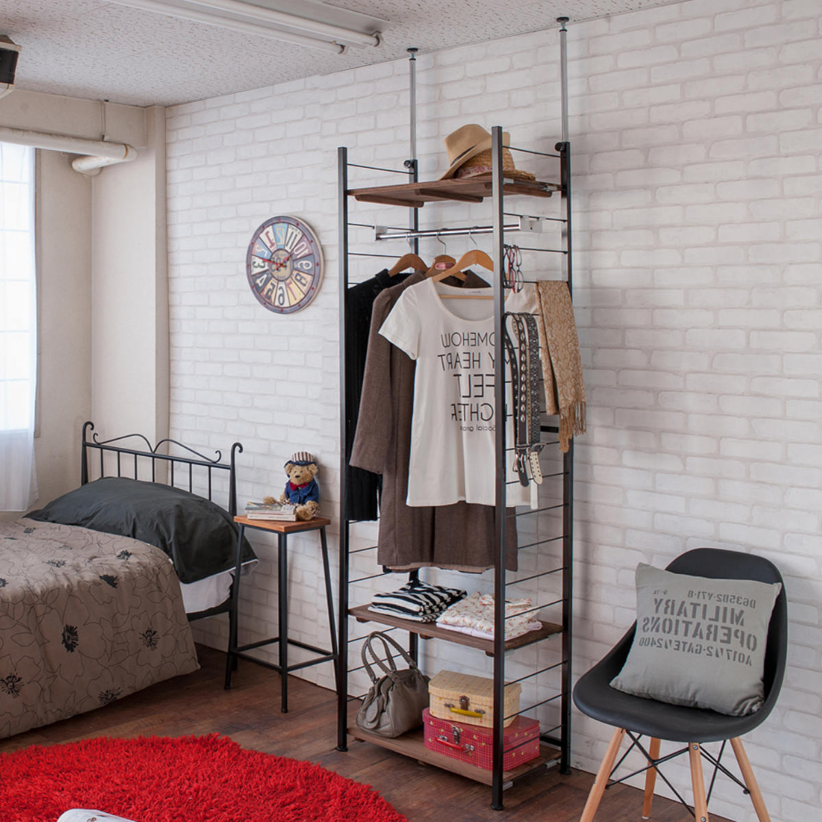 突っ張り 壁面収納 幅60×奥行40cm ハンガータイプ ( ラック 壁面 収納 突っ張りラック 突っ張りハンガーラック ウォールラック 小物掛け すき間 壁面ラック 衣類収納 洋服掛け コートハンガー パイプハンガー 棚板付 )