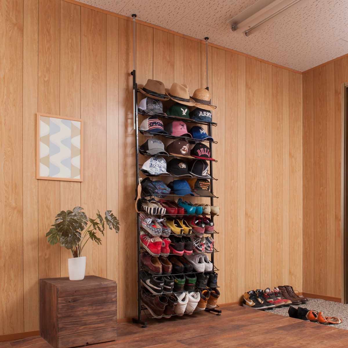 突っ張り シューズラック 幅75cm 薄型 ブラック 日本製 見せる収納 ( 壁面収納 つっぱり スリム 省スペース 靴収納 最大36足 つっぱり式 天井突っ張り式 靴 スニーカー ブーツ ヒール 収納 ラック シューズボックス 靴箱 下駄箱 )