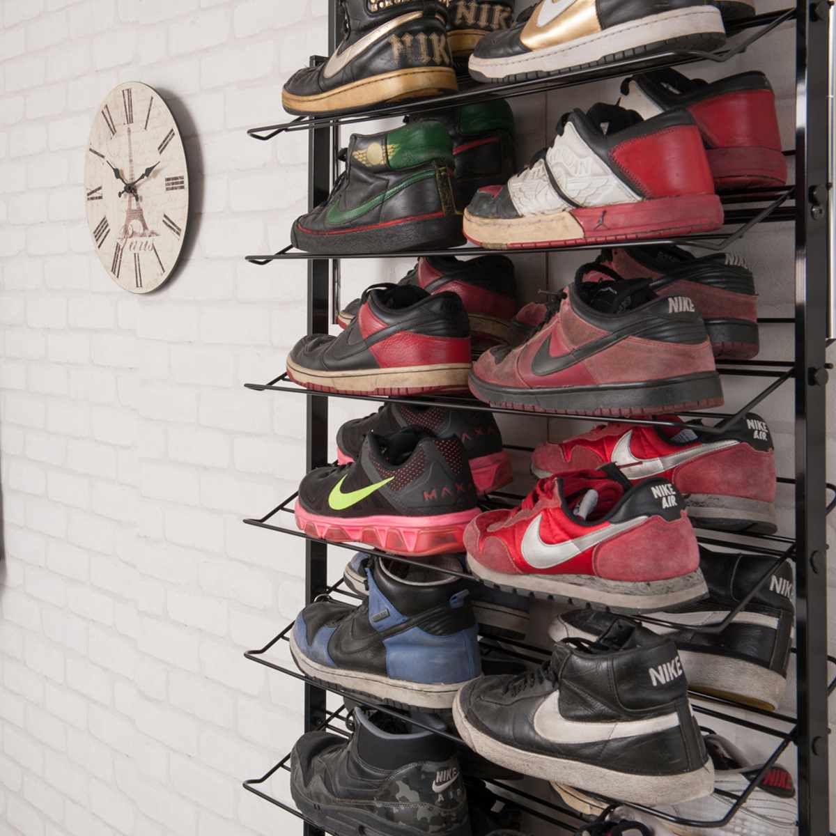 突っ張り シューズラック 幅75cm 薄型 ブラック 日本製 見せる収納 ( 壁面収納 つっぱり スリム 省スペース 靴収納 最大36足 つっぱり式 天井突っ張り式 靴 スニーカー ブーツ ヒール 収納 ラック シューズボックス 靴箱 下駄箱 )