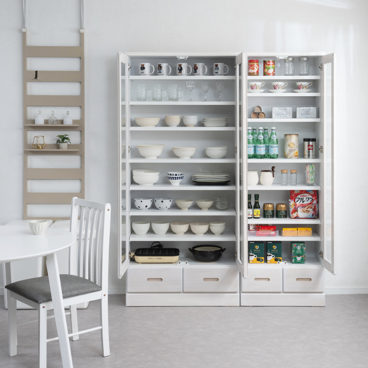 本棚 ガラス扉 幅80cm 桐材 完成品 日本製 ( 食器棚 棚 ラック 可動棚 天然木前板 A4対応 家具 収納 カップボード 引き出し ホワイトウォッシュ ライトブラウン ) 【ホワイトウォッシュ】 ホワイトウォッシュ