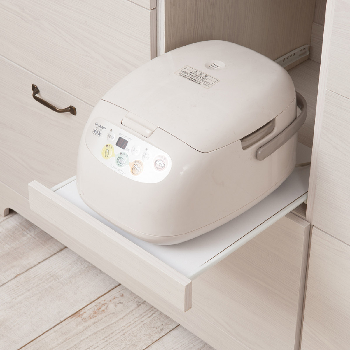 ハイタイプ キッチンボード 幅90cm 2口コンセント×2ヶ ホワイト木目 ( Late ラテ レンジ台 収納 可動棚 コンセント付 上置き棚付 家電 食器棚 ラック 棚 キッチン ホワイト 白 引出し スライドレール )