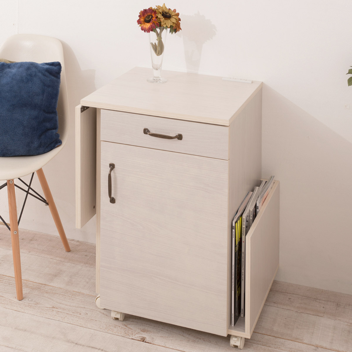 ミシン台 幅97cm 折りたたみテーブル 2口コンセント付 ワゴン式 ホワイト木目 ( Late ラテ 作業台 家事机 ワゴン 収納 コンセント付 折りたたみ テーブル アイロン台 ラック 棚 ナチュラル ホワイト 白 コンパクト ) 【ホワイト】 ホワイト