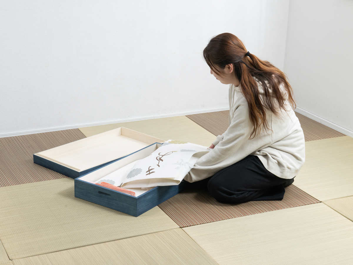 桐 衣装ケース 幅74cm 藍染め デニム 日本製 ( 桐箱 天然木 藍 インディゴ ブルー 着物収納 防虫 防湿 1段 桐衣装箱 軽量 たとう紙 帯 収納ケース 青 キリ )