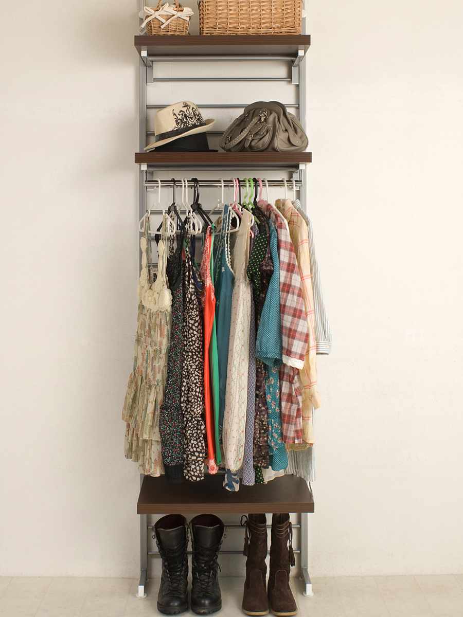 突っ張りハンガー63cm ロッカー ( 突っ張り ラック 壁面収納 突っ張りラック 突っ張りハンガーラック ウォールラック 小物掛け すき間 壁面 収納 壁面ラック 衣類収納 洋服掛け コートハンガー パイプハンガー 棚板付 ) 【ホワイト】 ホワイト