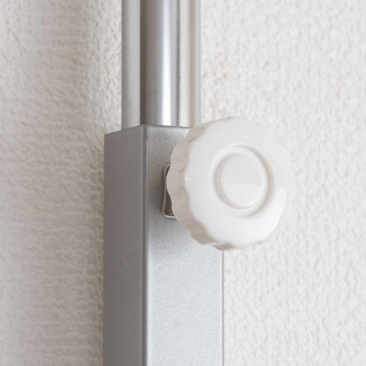 突っ張りラダーハンガー93cmブレザー ( 突っ張り ラック 壁面収納 突っ張りラック 突っ張りハンガーラック ウォールラック 小物掛け すき間 壁面 収納 壁面ラック 衣類収納 洋服掛け コートハンガー パイプハンガー 棚板付 ) 【ホワイト】 ホワイト