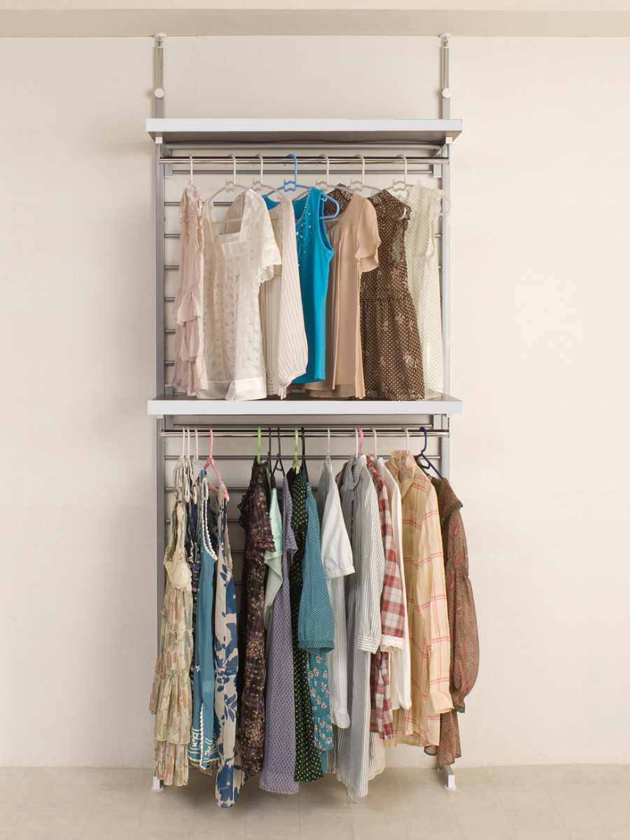 突っ張りラダーハンガー93cmブレザー ( 突っ張り ラック 壁面収納 突っ張りラック 突っ張りハンガーラック ウォールラック 小物掛け すき間 壁面 収納 壁面ラック 衣類収納 洋服掛け コートハンガー パイプハンガー 棚板付 ) 【ホワイト】 ホワイト