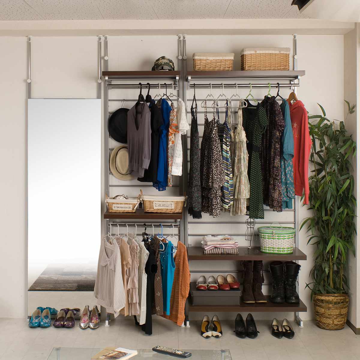 突っ張りラダーハンガー93cmブレザー ( 突っ張り ラック 壁面収納 突っ張りラック 突っ張りハンガーラック ウォールラック 小物掛け すき間 壁面 収納 壁面ラック 衣類収納 洋服掛け コートハンガー パイプハンガー 棚板付 ) 【ホワイト】 ホワイト