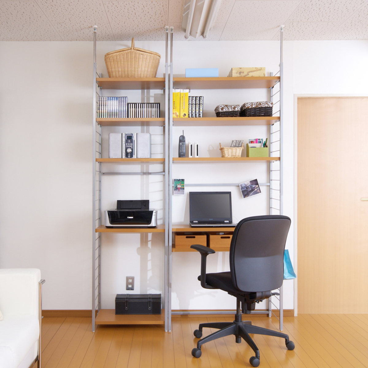 突っ張り 間仕切りラック 幅90cm 背板無し 日本製 ( 収納 本棚 ラック ワードローブ 間仕切り 壁面収納 突っ張り式 突っぱり 衣類収納 デスク クローゼット ホワイト ナチュラル ) 【ホワイト】 ホワイト