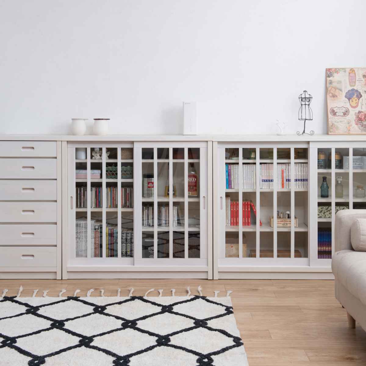 キャビネット 幅90.5cm ガラス引き戸 縦格子 和モダン調 日本製 完成品 ( 棚 ラック 収納チェスト 収納 格子 引き戸 天然木 桐 木製 家具 食器棚 可動棚 ホワイト ブラウン おしゃれ ) 【ホワイト】 ホワイト