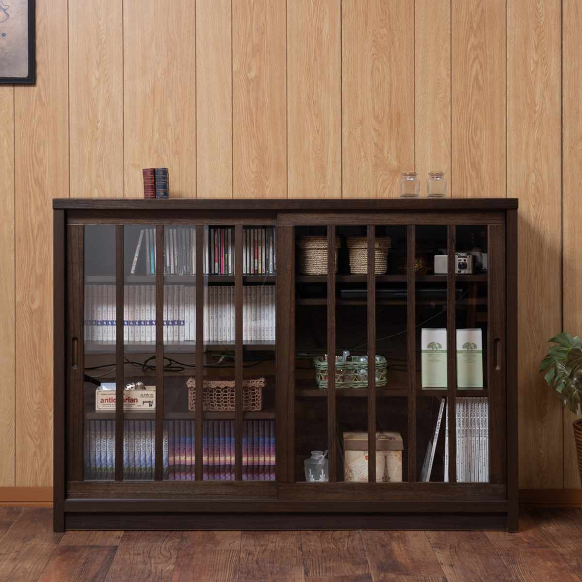 キャビネット 幅120.5cm ガラス引き戸 縦格子 和モダン調 日本製 完成品 ( 棚 ラック 収納チェスト 収納 格子 引き戸 天然木 桐 木製 家具 食器棚 可動棚 ホワイト ブラウン おしゃれ ) 【ホワイト】 ホワイト