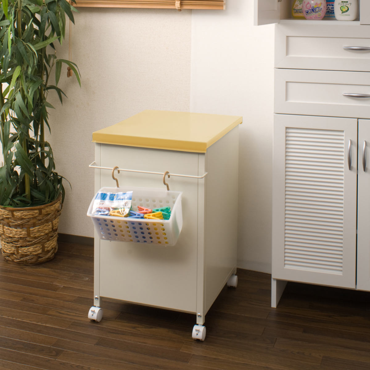 ベランダボックス 奥行51.5cm 小物収納カゴ付 キャスター付