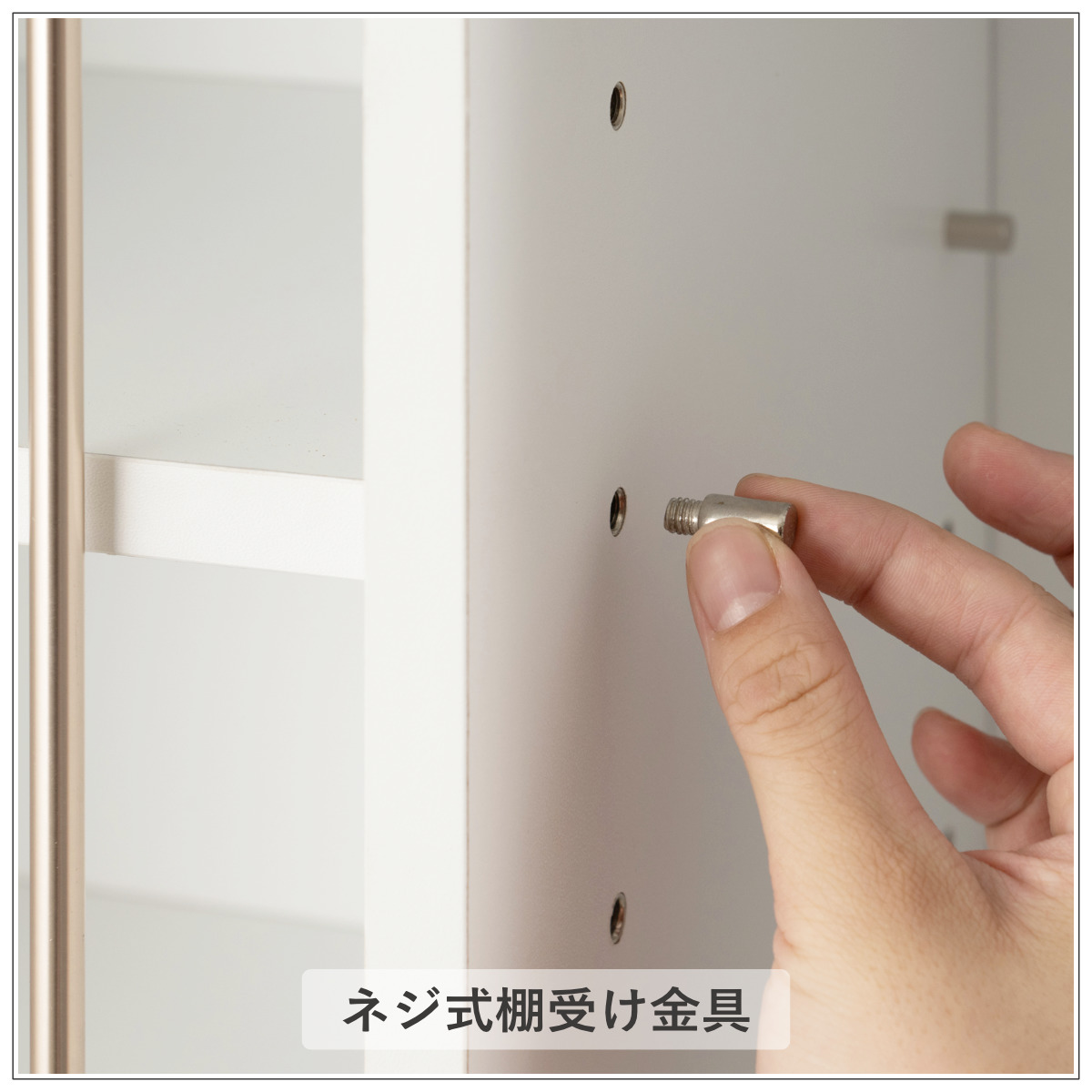 本棚 幅45.5cm 大容量収納 引き出し付き ディスプレイ ( コミックラック 引き出し 4段 コンパクト 可動棚 収納棚 リビング収納 玄関収納 キッチン収納 書斎 収納家具 木目調 ホワイト ) 【ホワイト】 ホワイト