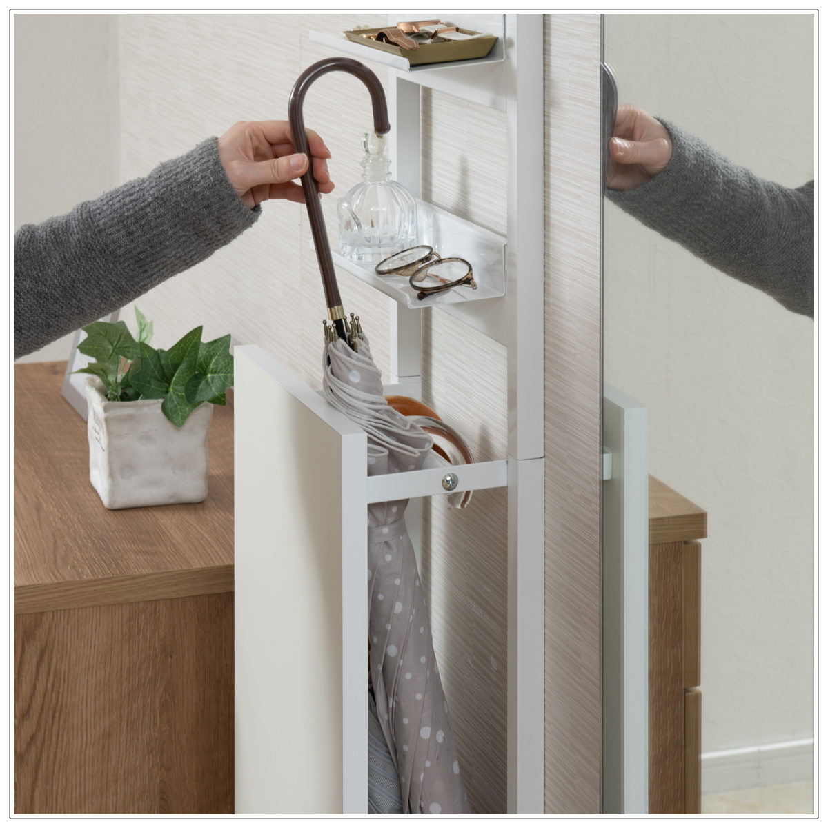 突っ張り 玄関収納 ラダーラック 幅30cm 傘立て ( 大理石調 ホワイト アンブレラスタンド スリム コンパクト 玄関 小物収納 レインスタンド 収納 傘 省スペース つっぱり おしゃれ ) 【ホワイト】 ホワイト