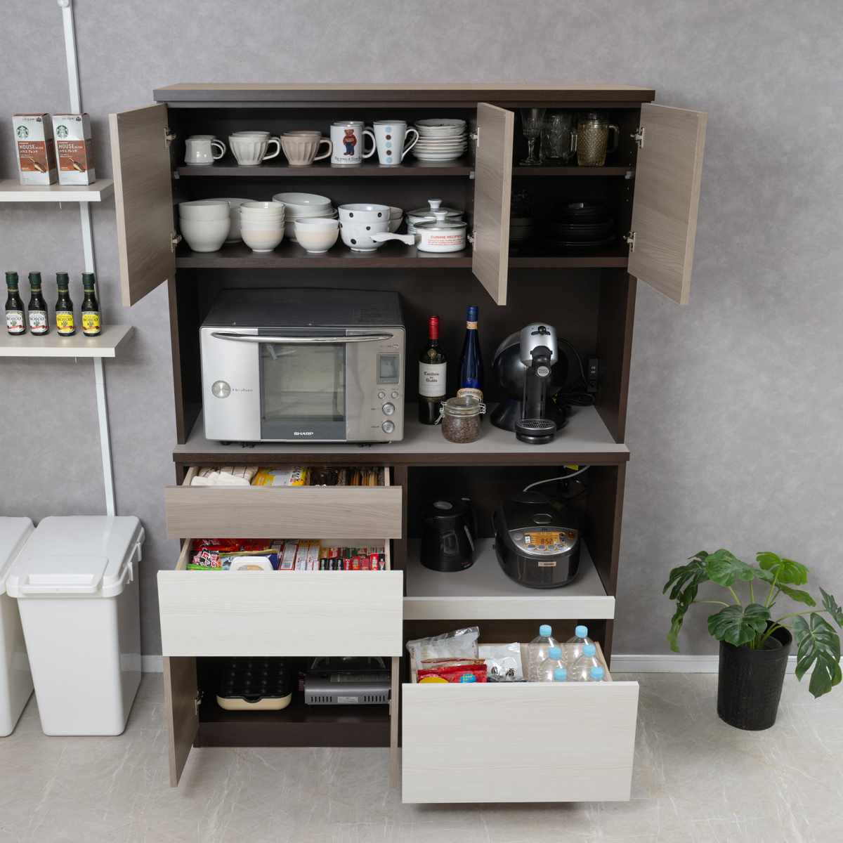 キッチンボード 幅120cm スリートーン フルスライドレール 日本製 ( 食器棚 ブラック 木目調 可動棚 家電 レンジ台 キッチン収納 スライド棚 4口コンセント 電子レンジ 炊飯器 黒 収納 120cm レンジラック )