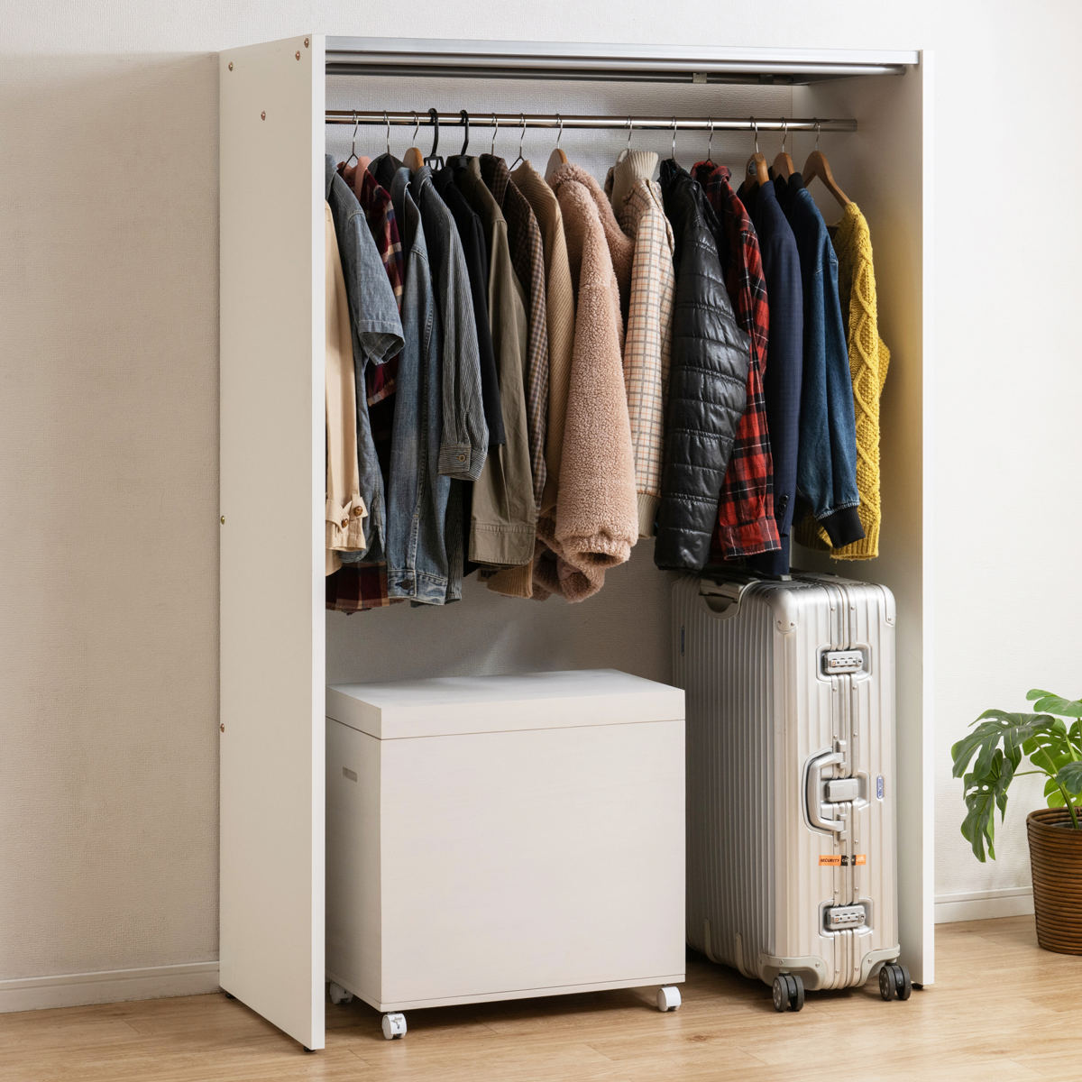 桐収納 雛人形ケース 幅35.5cm 1段 高さ60.5cm キャスター付き すのこ付き ( 飾り台 人形ケース 桐製 桐箱 完成品 防虫 防湿 スノコ ひな人形 収納ケース 保管 ピンク ホワイト 棚 ラック 国産 飾り棚 ) 【ピンク】 ピンク