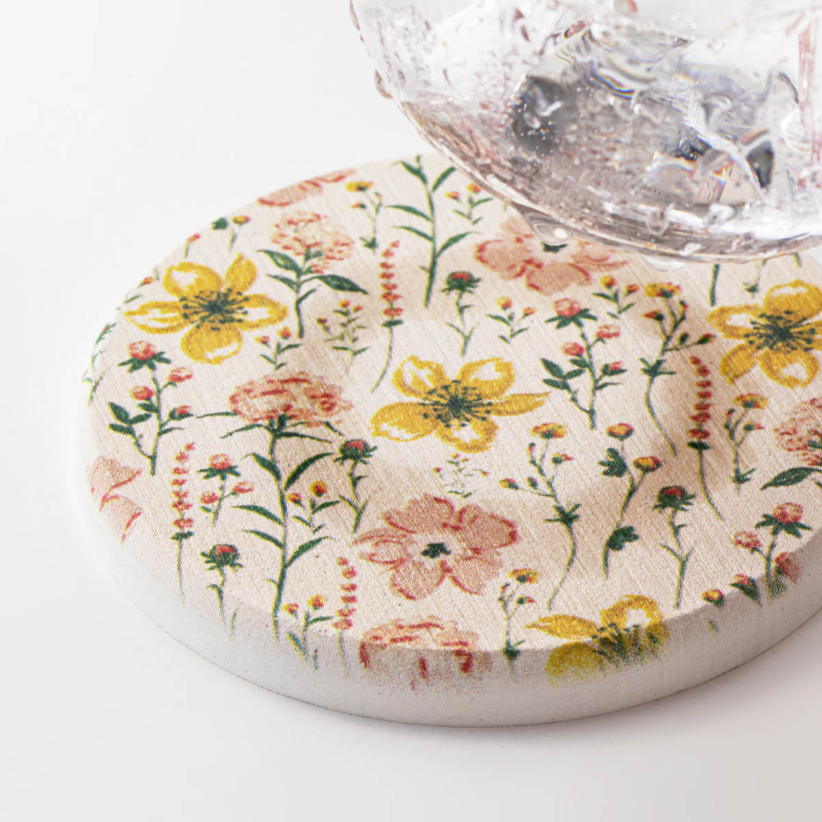 &NE ラバストーンコースター プリント ( 溶岩石 コースター ノンアスベスト アスベスト不使用 茶たく 茶托 グラスマット 丸 9cm 吸水 速乾 清潔 かわいい おしゃれ シンプル 無地 グラデ 花柄 大理石 テーブルウェア ) 【グラデイエロー】 グラデイエロー