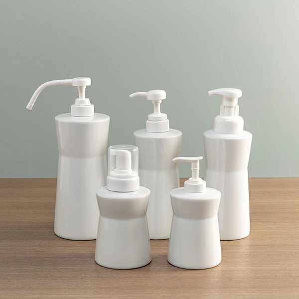 ディスペンサー 詰め替えボトル ホワイトガーデン ムースボディポンプ ( ディスペンサーボトル ボディソープ 詰め替え ボトル 泡せっけん 陶器 お風呂 詰め替え容器 泡タイプ ハンドソープ 石けん 洗面 バス用品 シンプル おしゃれ )