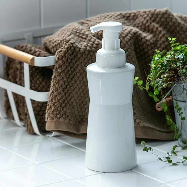 ディスペンサー 詰め替えボトル ホワイトガーデン ムースボディポンプ ( ディスペンサーボトル ボディソープ 詰め替え ボトル 泡せっけん 陶器 お風呂 詰め替え容器 泡タイプ ハンドソープ 石けん 洗面 バス用品 シンプル おしゃれ )