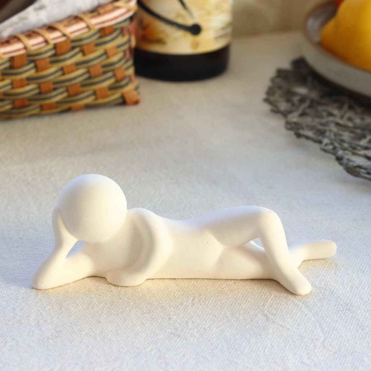 アロマストーン リラックス君 陶器 日本製 ( アロマ アロマオイル 石 芳香剤 かわいい 置き物 インテリア 人型 自然気化 ルームフレグランス フレグランス 香り 玄関 シンプル ギフト 雑貨 ) 【ぼんやり】 ぼんやり