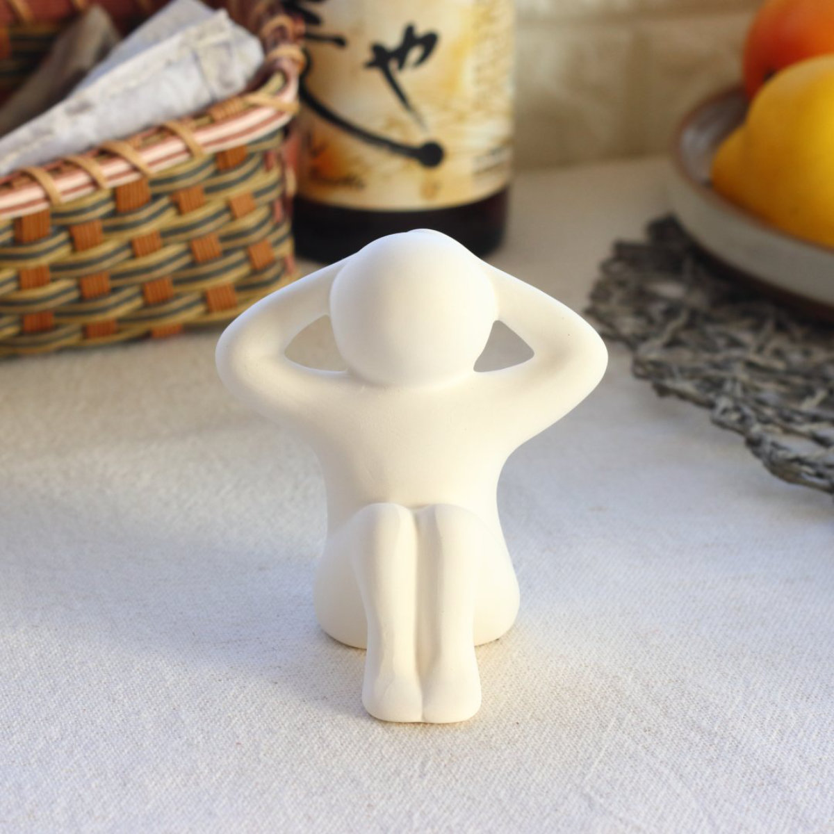 アロマストーン リラックス君 陶器 日本製 ( アロマ アロマオイル 石 芳香剤 かわいい 置き物 インテリア 人型 自然気化 ルームフレグランス フレグランス 香り 玄関 シンプル ギフト 雑貨 ) 【ぼんやり】 ぼんやり