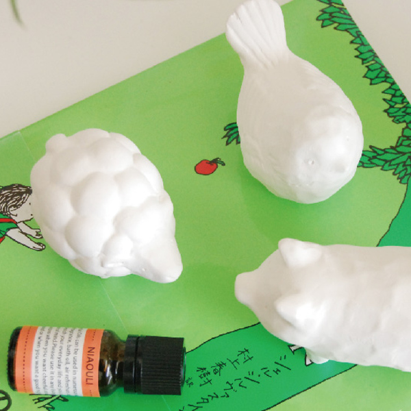 アロマストーン ほっこり動物 動物 陶器 ( アロマ アロマオイル 石 芳香剤 かわいい 置き物 インテリア 日本製 どうぶつ 自然気化 ルームフレグランス フレグランス 香り 玄関 シンプル ギフト 雑貨 ) 【シロクマ】 シロクマ