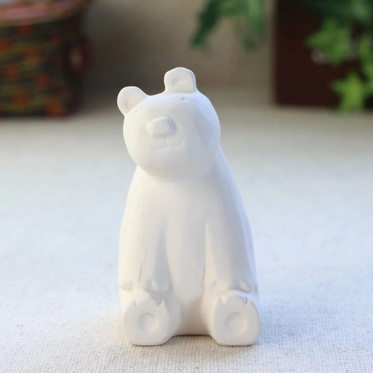 アロマストーン ほっこり動物 動物 陶器 ( アロマ アロマオイル 石 芳香剤 かわいい 置き物 インテリア 日本製 どうぶつ 自然気化 ルームフレグランス フレグランス 香り 玄関 シンプル ギフト 雑貨 ) 【シロクマ】 シロクマ