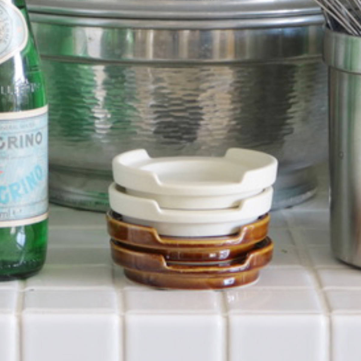 ルラーレ 箸置き小皿 クリーム ( 食洗機対応 電子レンジ対応 箸置 箸おき はし置き はしおき 薬味皿 醤油皿 豆皿 スタッキング コンパクト 薬味 醤油 ソース お漬物 箸 置き シンプル ) 【ブラック】 ブラック