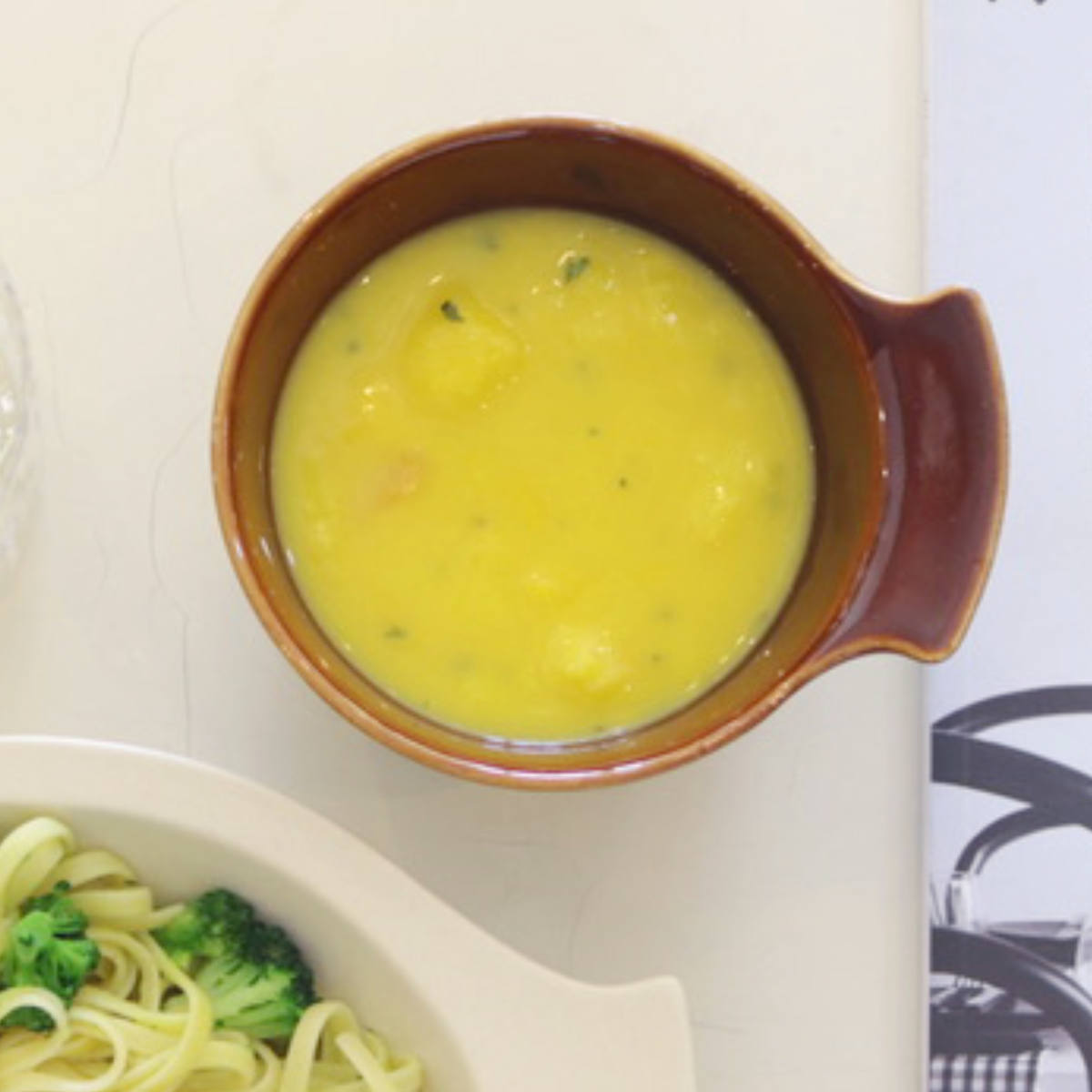 ルラーレ ボウル クリーム ( 食洗機対応 電子レンジ対応 サラダボウル スープボウル とんすい 持ち手付き 汁物 スープ 鍋 取り皿 サラダ 無地 シンプル おしゃれ ) 【クリーム】 クリーム