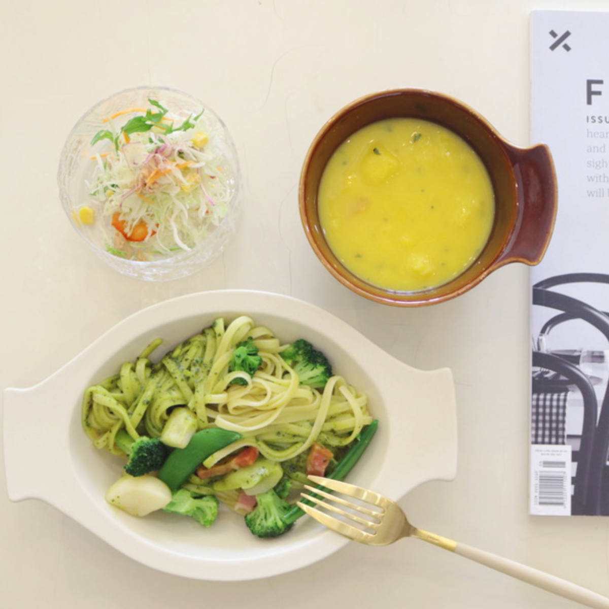 ルラーレ ボウル クリーム ( 食洗機対応 電子レンジ対応 サラダボウル スープボウル とんすい 持ち手付き 汁物 スープ 鍋 取り皿 サラダ 無地 シンプル おしゃれ ) 【クリーム】 クリーム