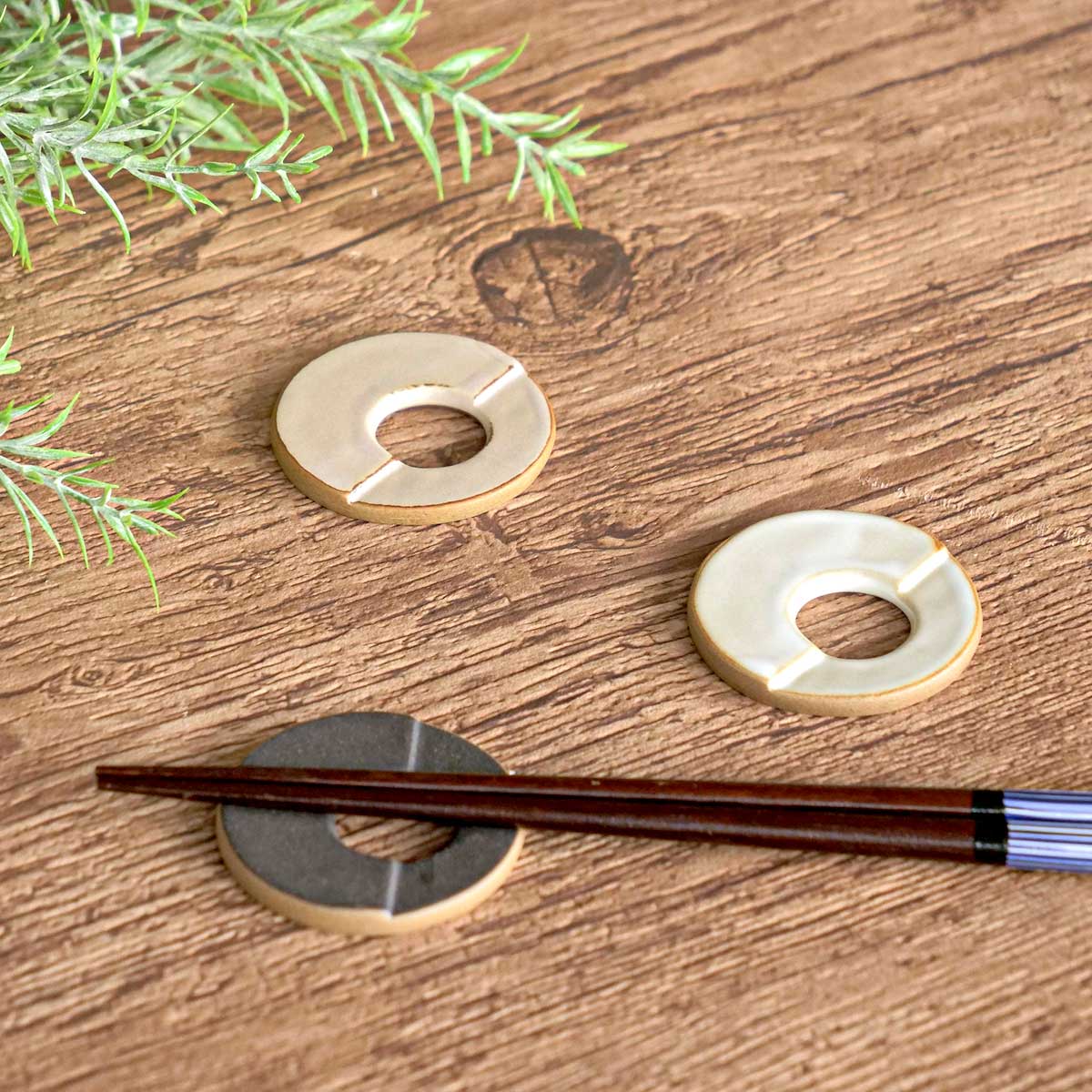 箸置き ペトリー リング ( 食洗機対応 箸置 箸おき はし置き はしおき 日本製 カトラリーレスト ラウンド 丸 箸休め カトラリー置き 箸 置き おしゃれ シンプル ) 【ベージュ】 ベージュ