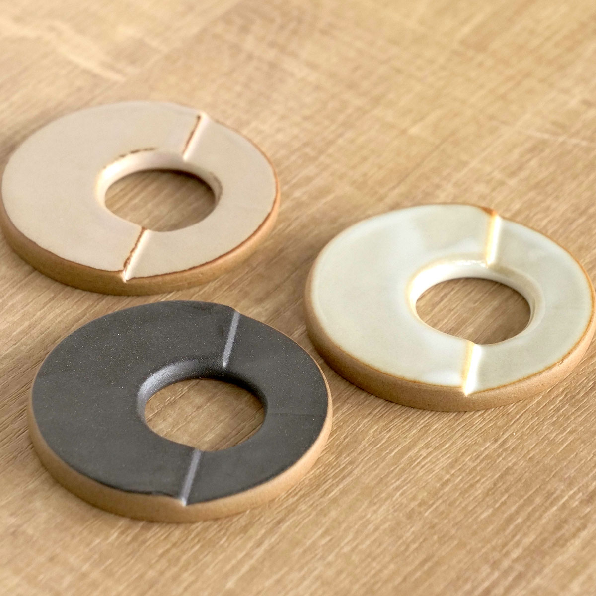 箸置き ペトリー リング ( 食洗機対応 箸置 箸おき はし置き はしおき 日本製 カトラリーレスト ラウンド 丸 箸休め カトラリー置き 箸 置き おしゃれ シンプル ) 【ベージュ】 ベージュ