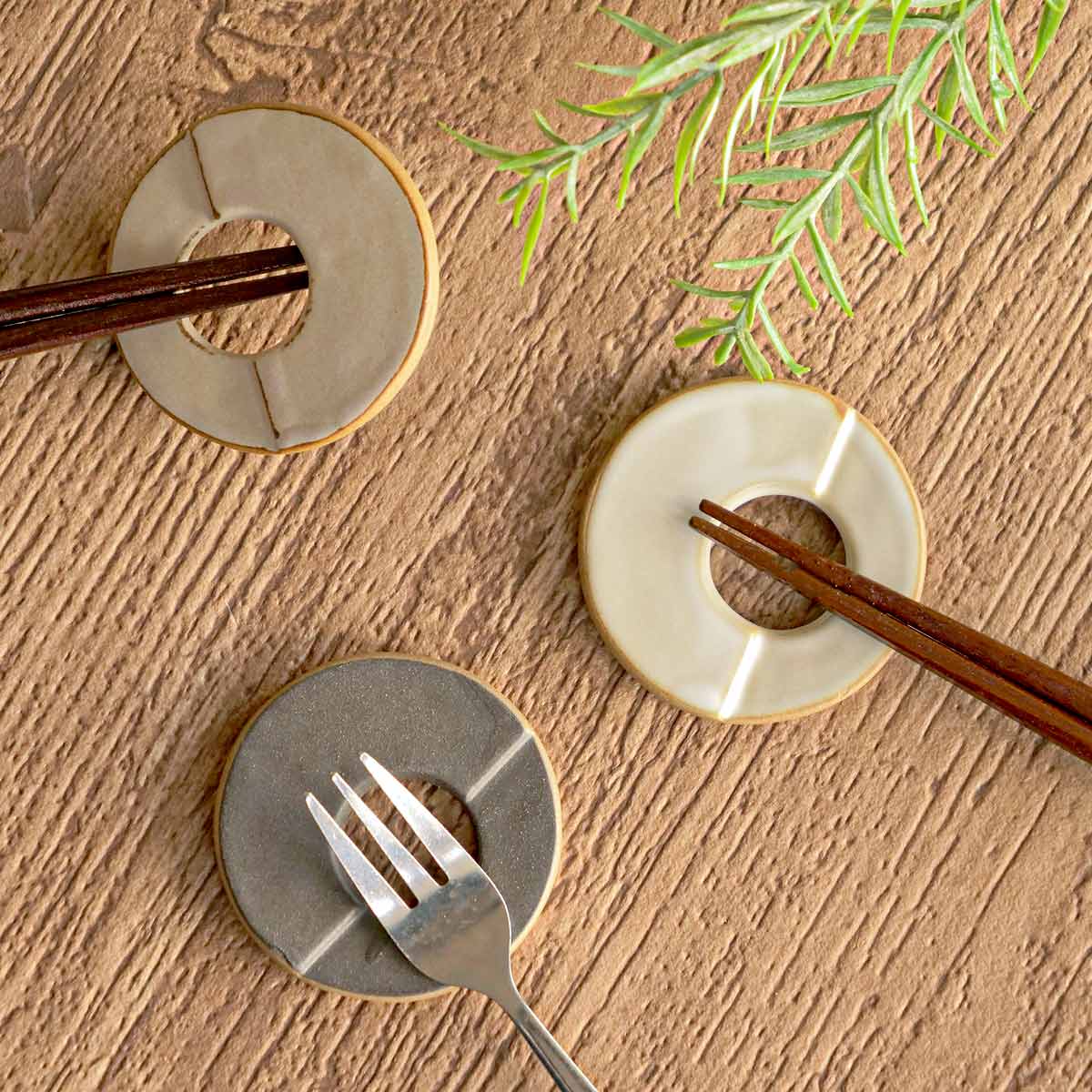 箸置き ペトリー リング ( 食洗機対応 箸置 箸おき はし置き はしおき 日本製 カトラリーレスト ラウンド 丸 箸休め カトラリー置き 箸 置き おしゃれ シンプル ) 【ベージュ】 ベージュ