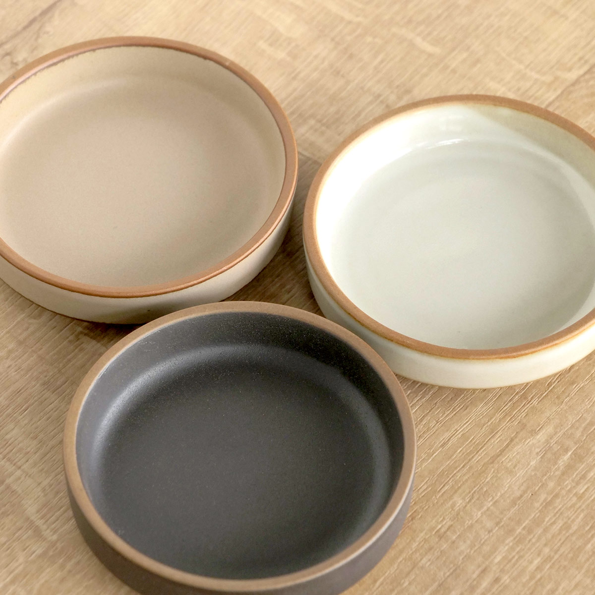 皿 ペトリー 小皿 ( 食洗機対応 電子レンジ対応 醤油皿 薬味皿 日本製 お皿 プレート 醤油 薬味 おつまみ おやつ 漬物 銘々皿 副菜 スタッキング おしゃれ シンプル ) 【ベージュ】 ベージュ