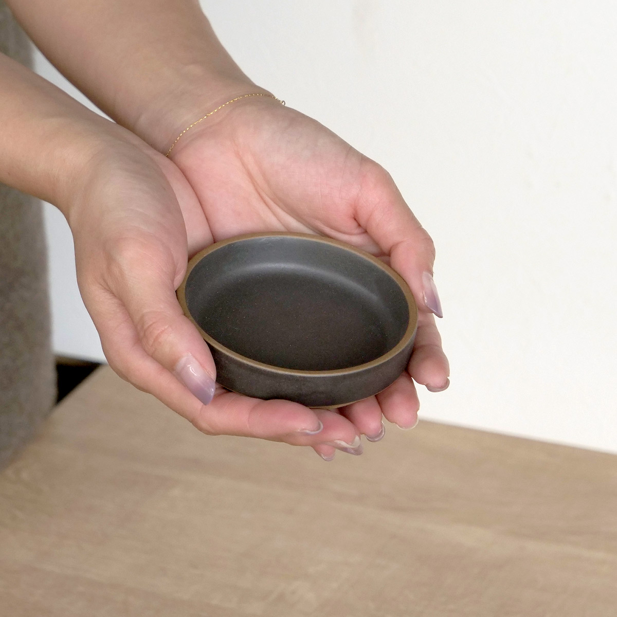 皿 ペトリー 小皿 ( 食洗機対応 電子レンジ対応 醤油皿 薬味皿 日本製 お皿 プレート 醤油 薬味 おつまみ おやつ 漬物 銘々皿 副菜 スタッキング おしゃれ シンプル ) 【ベージュ】 ベージュ