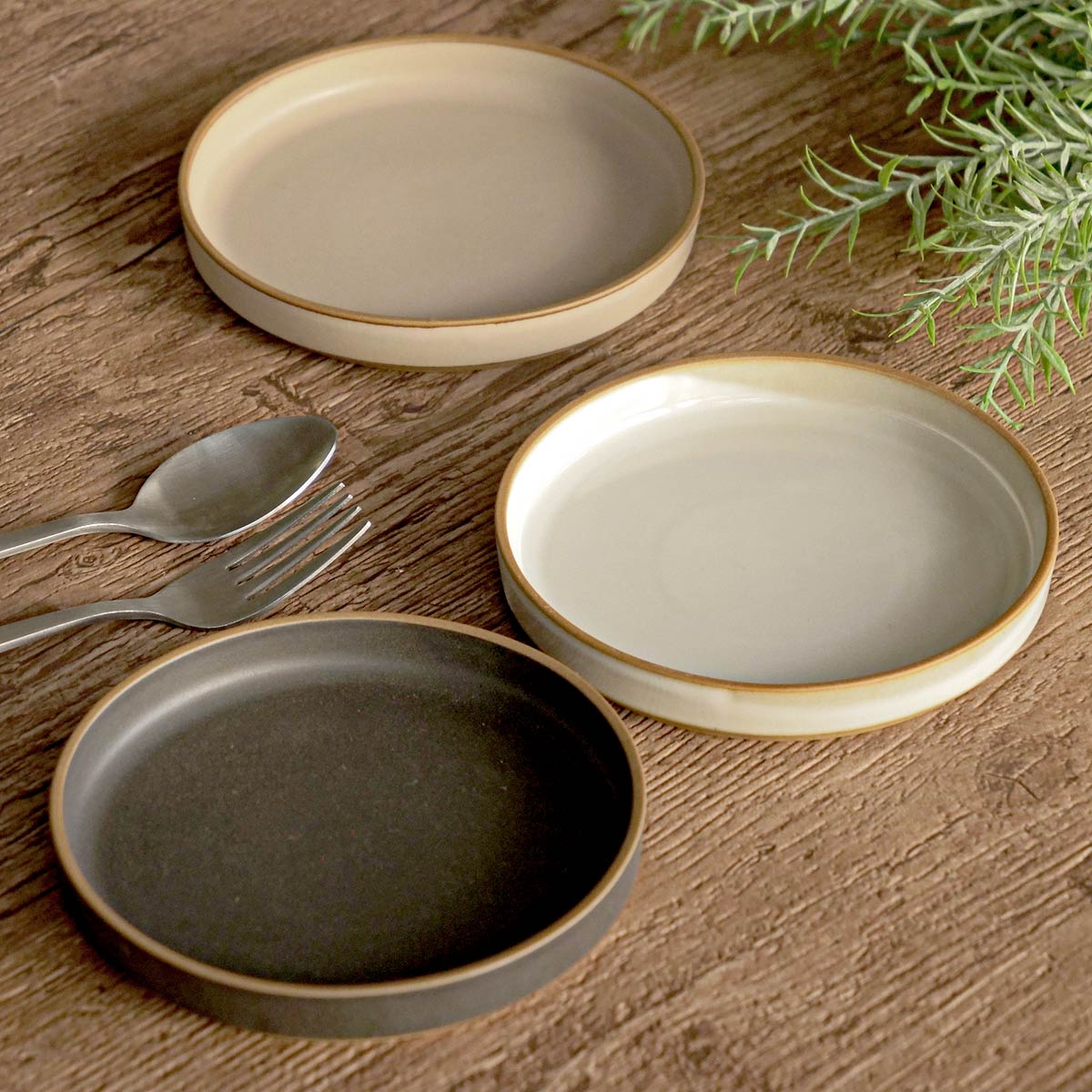 皿 ペトリー 中皿 ( 食洗機対応 電子レンジ対応 取り皿 日本製 お皿 プレート 丸 取皿 副菜 前菜 デザート ケーキ 朝食 おやつ 菓子皿 スタッキング おしゃれ シンプル ) 【ベージュ】 ベージュ