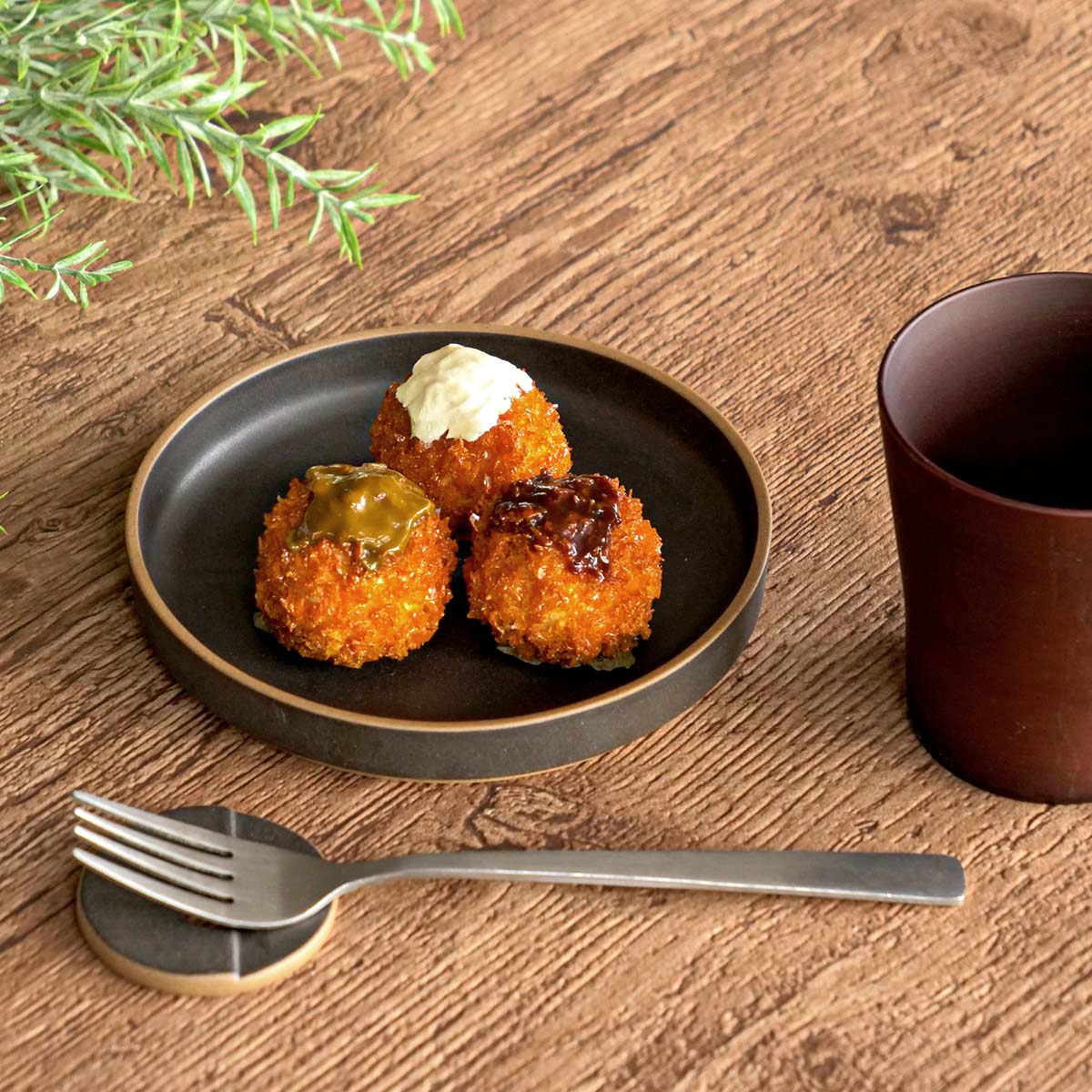 皿 ペトリー 中皿 ( 食洗機対応 電子レンジ対応 取り皿 日本製 お皿 プレート 丸 取皿 副菜 前菜 デザート ケーキ 朝食 おやつ 菓子皿 スタッキング おしゃれ シンプル ) 【ベージュ】 ベージュ