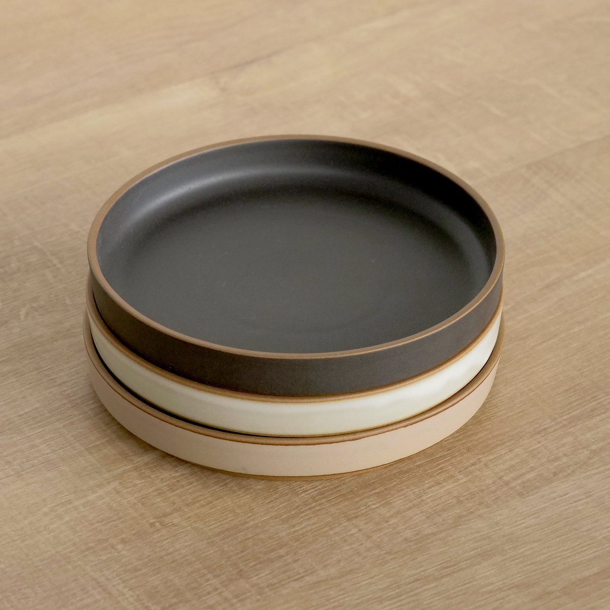 皿 ペトリー 中皿 ( 食洗機対応 電子レンジ対応 取り皿 日本製 お皿 プレート 丸 取皿 副菜 前菜 デザート ケーキ 朝食 おやつ 菓子皿 スタッキング おしゃれ シンプル ) 【ベージュ】 ベージュ