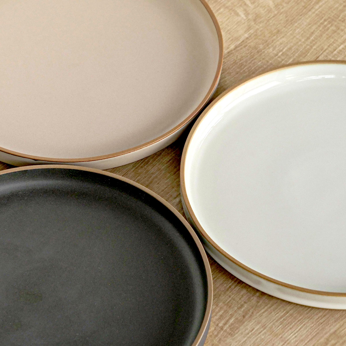 皿 ペトリー 大皿 ( 食洗機対応 電子レンジ対応 中皿 取り皿 日本製 お皿 プレート 取皿 パン皿 ライス皿 おかず メイン皿 パスタ ピラフ スタッキング おしゃれ シンプル ) 【ブラック】 ブラック