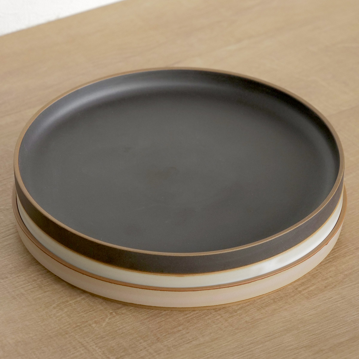 皿 ペトリー 大皿 ( 食洗機対応 電子レンジ対応 中皿 取り皿 日本製 お皿 プレート 取皿 パン皿 ライス皿 おかず メイン皿 パスタ ピラフ スタッキング おしゃれ シンプル ) 【ブラック】 ブラック