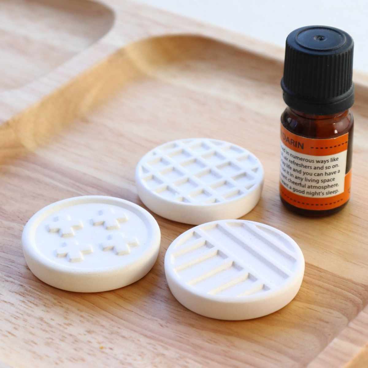 アロマストーン ペコット 陶器 ( アロマ アロマオイル 石 芳香剤 かわいい 置き物 インテリア 日本製 自然気化 ルームフレグランス フレグランス 香り 玄関 シンプル ギフト 雑貨 ) 【コンビ】