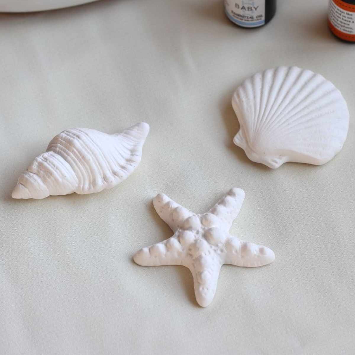 アロマストーン シーベース 陶器 ( アロマ アロマオイル 石 芳香剤 かわいい 置き物 インテリア 日本製 貝殻 ヒトデ 自然気化 ルームフレグランス フレグランス 香り 玄関 トイレ シンプル ギフト 雑貨 ) 【ヒトデ】