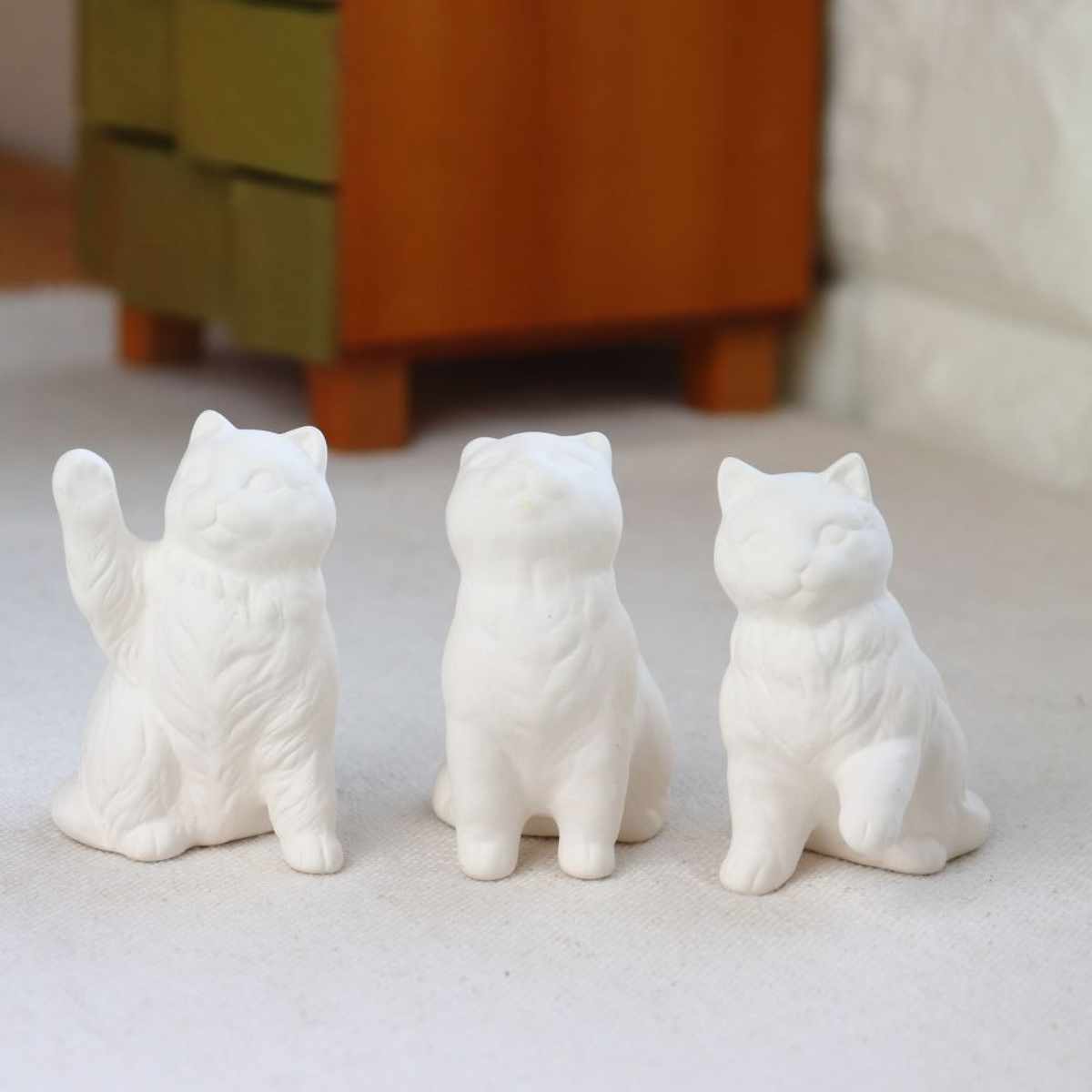 アロマストーン キュアキャット 陶器 ( アロマ アロマオイル 石 芳香剤 かわいい 置き物 インテリア 日本製 ネコ 猫 自然気化 ルームフレグランス フレグランス 香り 玄関 トイレ シンプル ギフト 雑貨 ) 【ミミ】