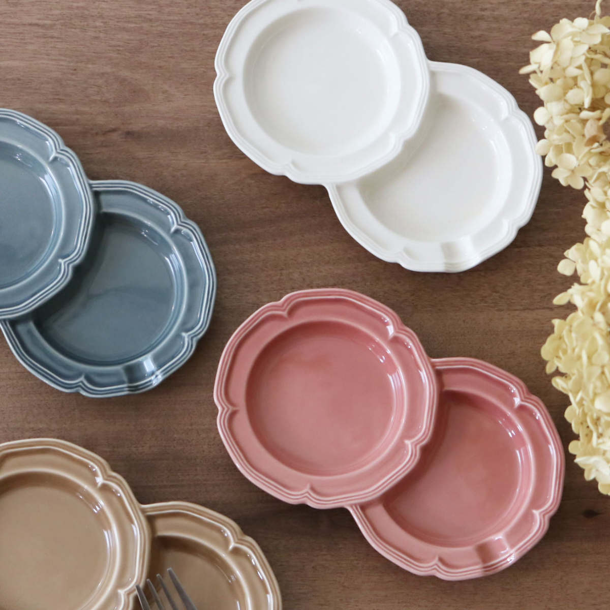 プレート ソレイユ ダブル 皿 ( お皿 おしゃれ 磁 瀬戸焼 電子レンジ対応 食洗機対応 日本製 箸置き カトラリーレスト 仕切り 豆皿 お花 花型 小さい かわいい 食器 器 ) 【オリーブグレイ】