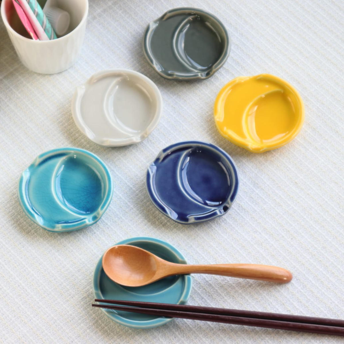 箸置き ファンレスト お箸&スプーン置き フラット ( 箸置 電子レンジ対応 食洗機対応 おしゃれ 日本製 カトラリーレスト 薬味皿 豆皿 小さい 皿 食器 ) 【イエロー】 イエロー